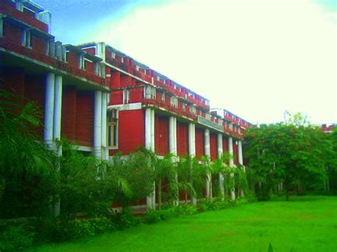 Sarvajanik College of Engineering & Technology a Constituent institute