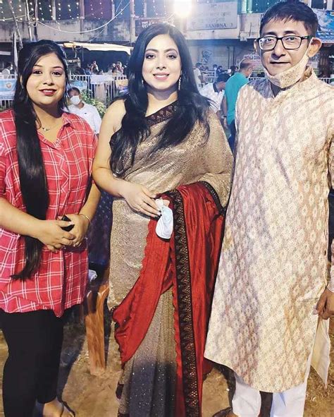 Sreemoyee Chattoraj share her and Kanchan Mullick Puja picture ...