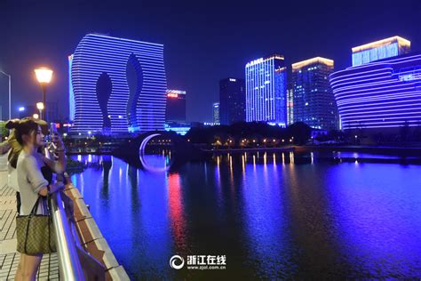 杭州：滨江之夜 流光溢彩-影像中心-浙江在线
