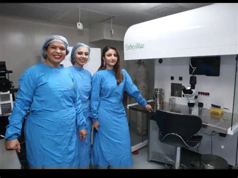 Slideshow - Dr_Anagha_Karkhanis,_Brand_ambassador_Soha_Ali_Khan,_Dr ...