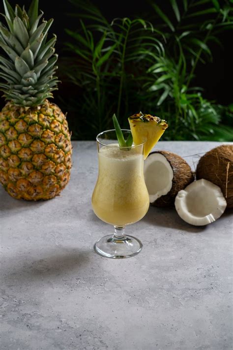 Juice pineapple Images - Free Download on Freepik