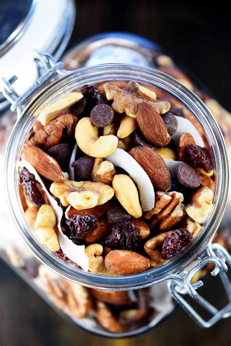 Trail Mix Recipe (Homemade + Healthy) • FIVEheartHOME