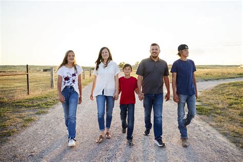 Annie Offering helps family establish roots among the Lakota people ...