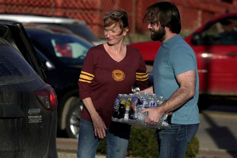 NTSB derailment probe renews concerns about detectors, tank cars and ...