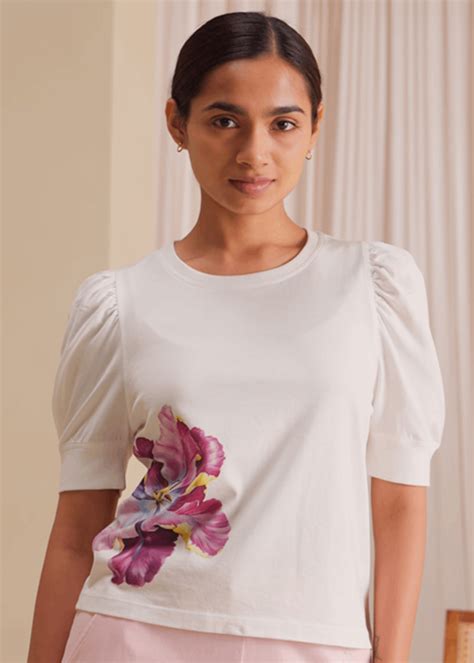 Shop Expressive Print Pouf Sleeve Tops - White | Trendy Fashion – ALONGE