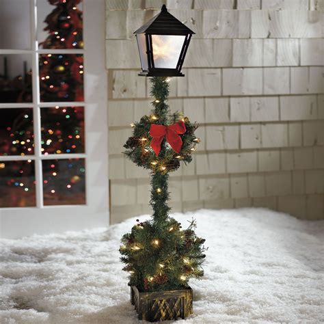 Cordless 5' Lamp post Topiary | Outdoor Christmas Decor | Christmas ...