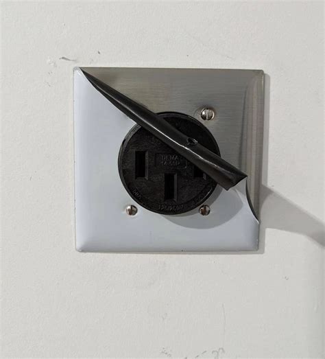 Installed 240v outlet but Ford mobile charger shows yellow light | Page ...