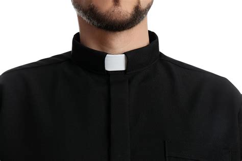 When Does a Priest Need to Wear a Roman Collar? - Busted Halo