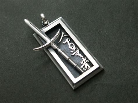 枠からはみ出す長柄ペンダント・十字槍｢人間無骨｣ | WEAPONICA