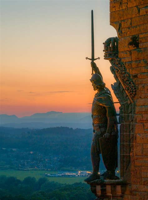 Amateur Scots snapper takes stunning pic of Wallace Monument