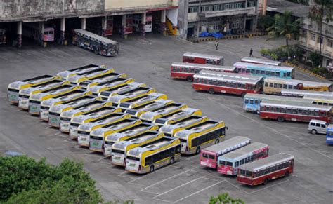 Maharashtra govt flags off 24 more e-buses for Mumbai