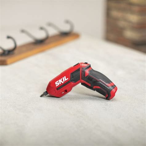 SKIL 4-Volt 1/4-in Cordless Screwdriver (1-Battery Included and Charger ...