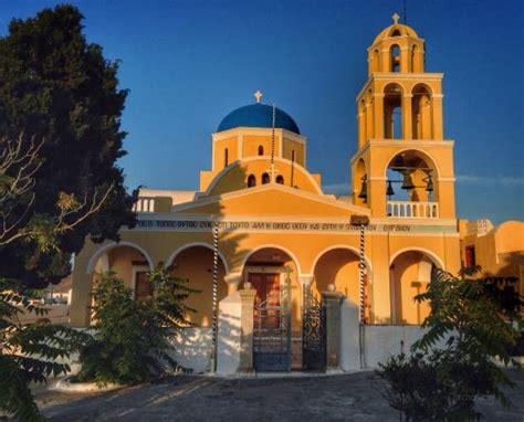 OIA CAVE HOUSES (Santorini) - Lodge Reviews, Photos, Rate Comparison ...