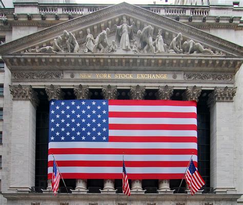 Alts fund FS Specialty Lending Fund, looking to list, needs more time ...