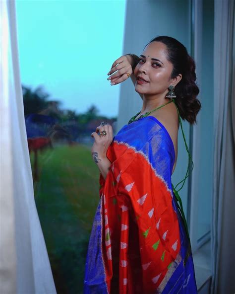 Anasuya Bharadwaj Shines Bright on Social Media in Her New Saree Look ...