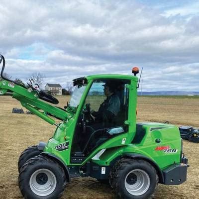 Avant launches compact wheel loaders