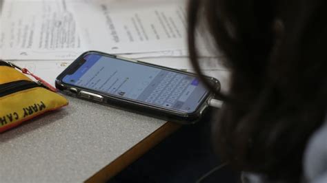 What worked and what didn't with a cellphone ban at a Kentucky school