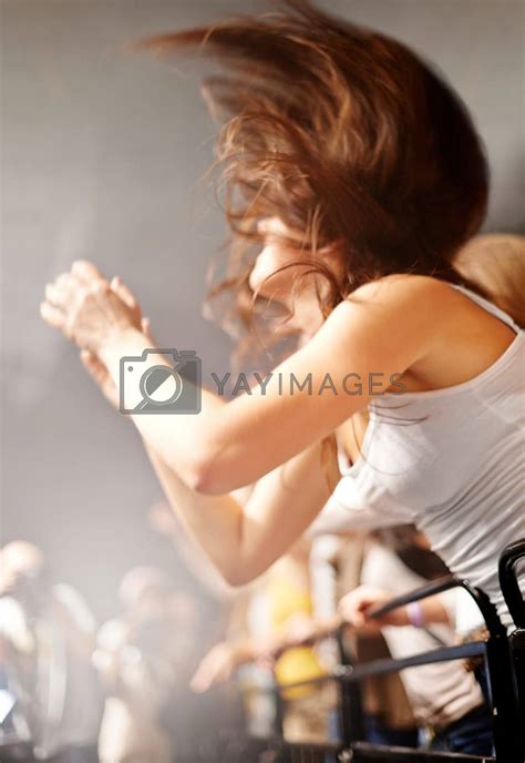 CWC Final Fan Girls Crowd 的图像结果