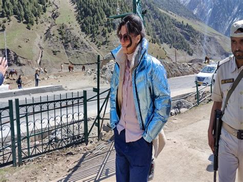 SRK and Taapsee Pannu's shoot for new film in Kashmir sparks new hopes ...