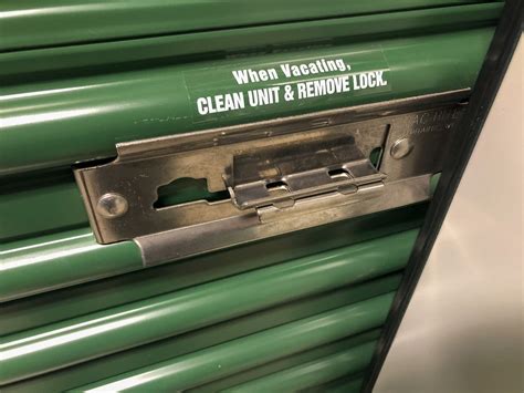 How to Pick a Storage Unit Lock 的图像结果