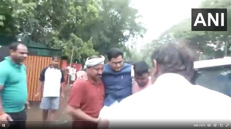 Delhi rain: Traffic crawls, people wade through waterlogged areas; BJP ...