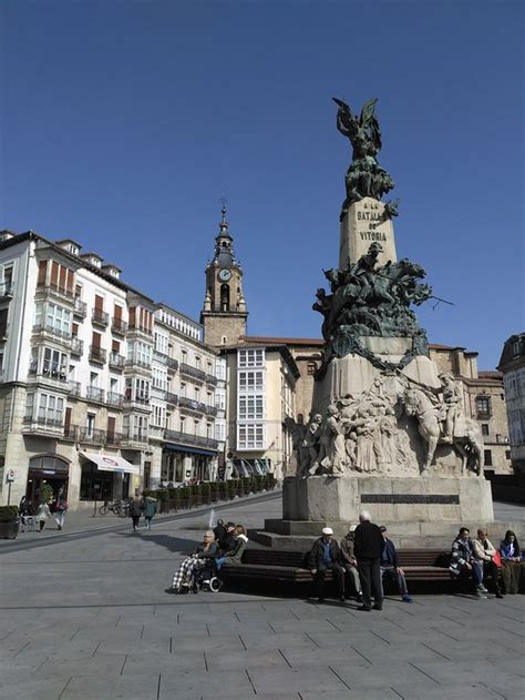 THE 10 CLOSEST Hotels to Mateo Benigno de Moraza Monument