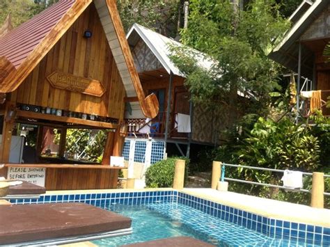 GOLDEN HILL BUNGALOWS (Ko Phi Phi Don) - Hostel Reviews & Photos ...