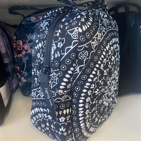 vera bradley lunch bag lightly used :) lmk if you... - Depop