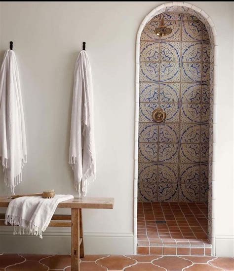 11 Vibrant Spanish-style bathroom tile ideas | Atlas Ceramics