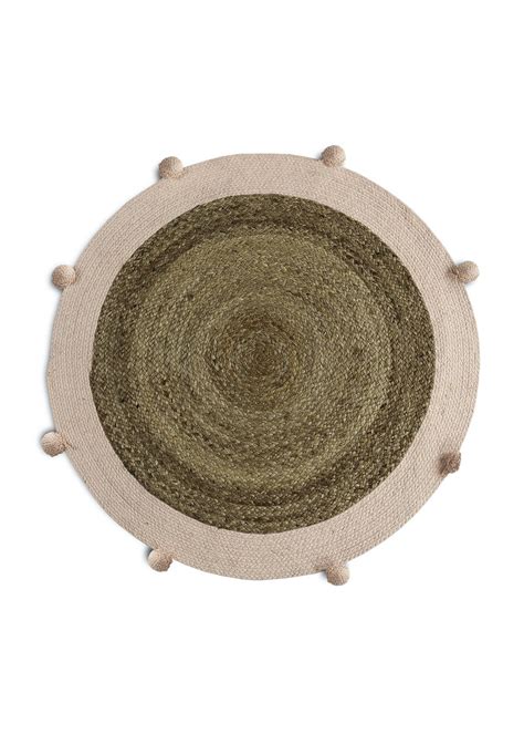 Bring In Spring With A Picnic With This Easy Garden Set-up! | LBB