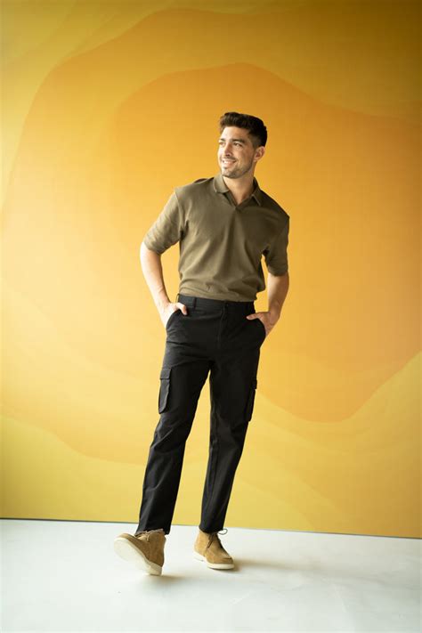Buy Black Stretch Cotton Cargo Pants For Men Online In India