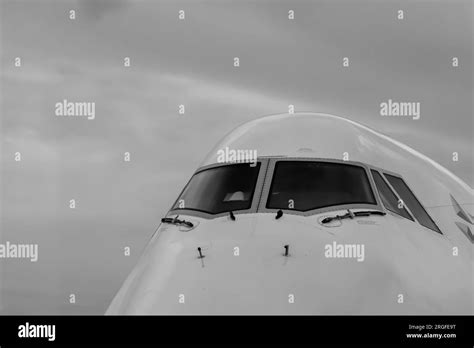 Window View 747 Landing 的图像结果