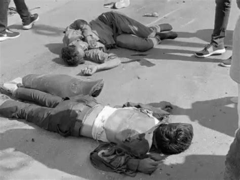 Bodies scatter on Jaipur road within moments Out-of-control dumper ...