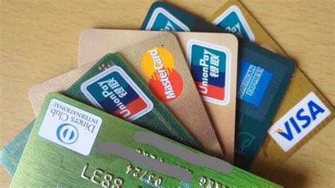 工商银行信用卡办卡会打电话吗(工行信用卡申请技巧，黑户也能成功拿下！) | 说明书网