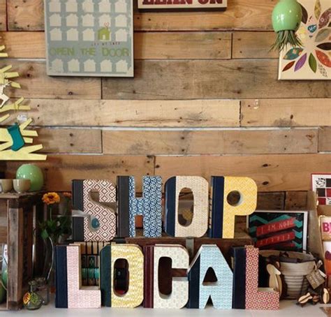 Shop Local Sign 的图像结果