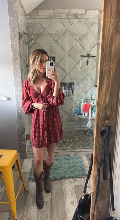 Mirror selfies are the best 🫶🏼 : r/selfie