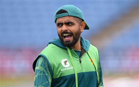 [Watch] "Upar nahi chadho" - Irked Babar Azam reacts angrily after ...