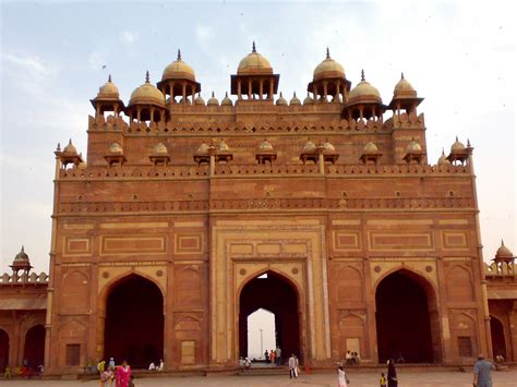 Highest Gateway in India Buland Darwaza (Fatehpur Sikri) | Welcomenri
