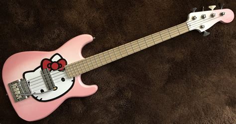 Hello Kitty bass | TalkBass.com