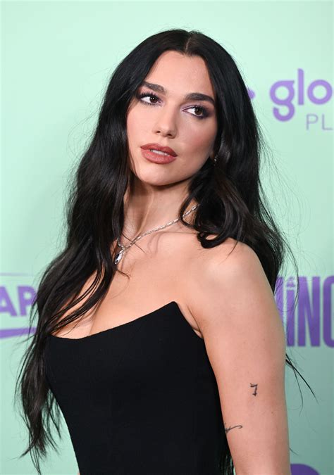 Dua Lipa Embraced the Exposed Thong Dress Trend on New Year's Eve—See ...