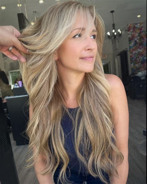 25 Long Layered Hairstyles That Add Instant Shape - CreativeBooster