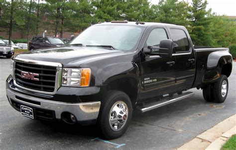 2009 GMC Sierra 3500HD Work Truck - Crew Cab Pickup 6.0L V8 4x4 auto 8.2 ft Bed