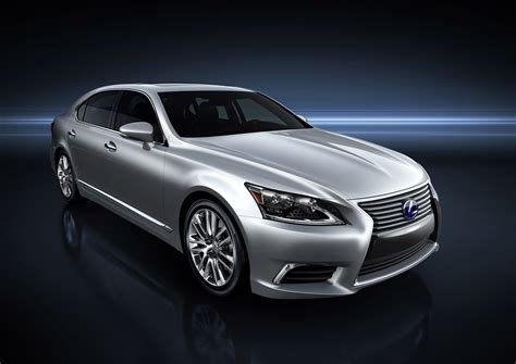 Lexus LS 460 (2013) - picture 2 of 10