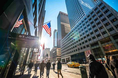 Shopping on New York's Famous 5th Avenue
