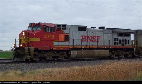 BNSF 4719