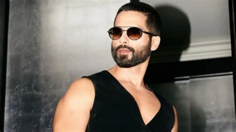 Shahid Kapoor takes a dig at Akshay Kumar; 'Main mocch chipkake acting ...