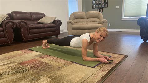 59-year-old grandmother sets Guinness World Record for longest plank