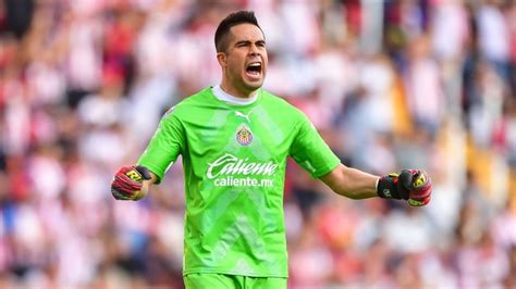 Miguel Jiménez vive su sueño de niño al estar en una Final con Chivas ...