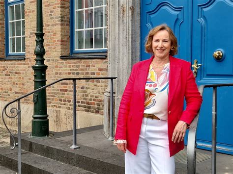 Ambrosedulee leak when I noticed a posting for Hana, I had