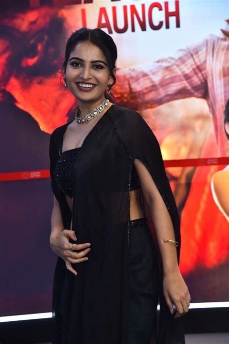 Ananya Nagalla : బ్లాక్ డ్రెస్‌లో మెరిపిస్తున్న అనన్య నాగళ్ళ.. పొట్టేల్ ...